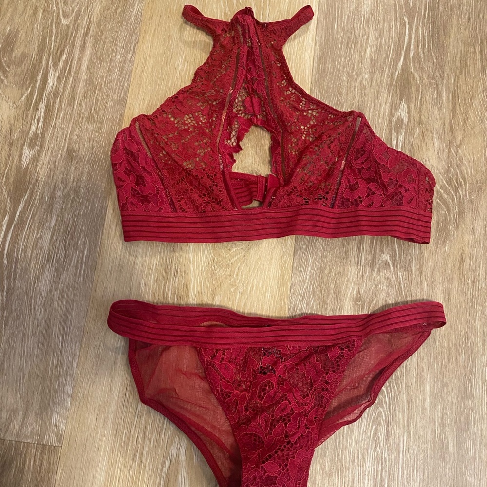 Victoria Secret 2 piece lingerie ruby red size XS
